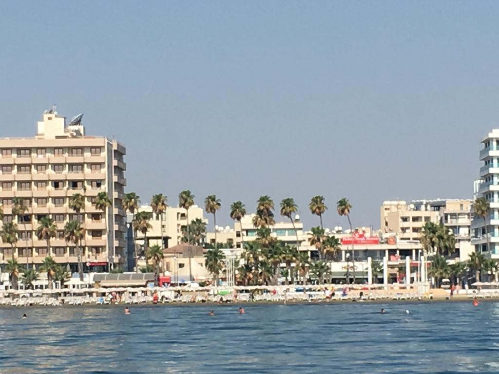 Ithaki Phinikoudes Apartment No. 105 Larnaca Luaran gambar